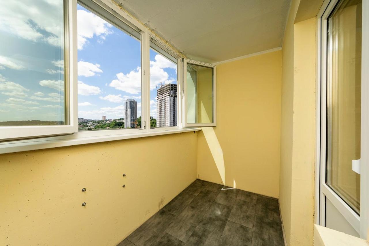 Новая Квартира Переулок Ясиноватский 11 Kiev Ngoại thất bức ảnh