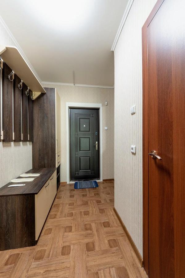 Новая Квартира Переулок Ясиноватский 11 Kiev Ngoại thất bức ảnh